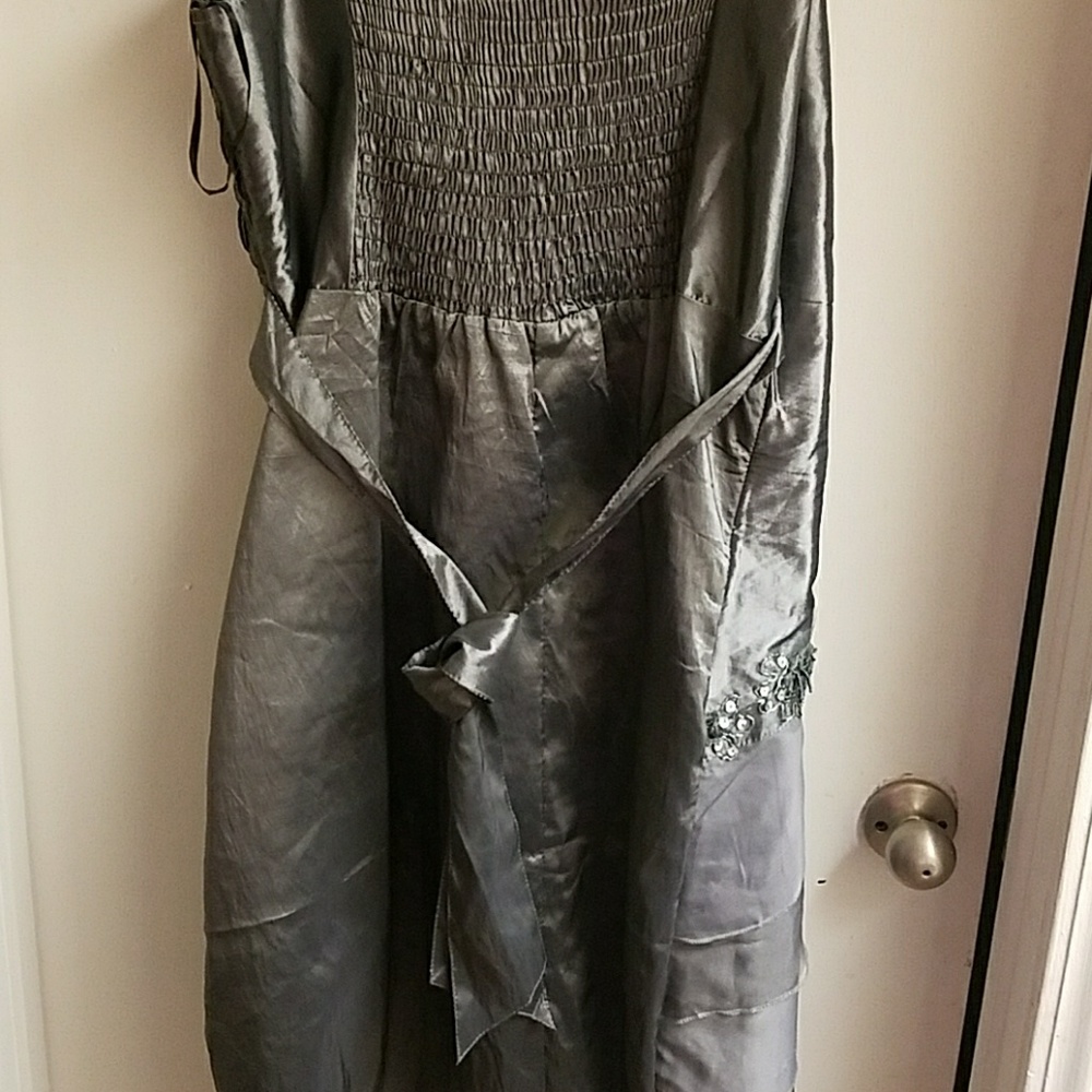 Dress - Picture 4 of 4
